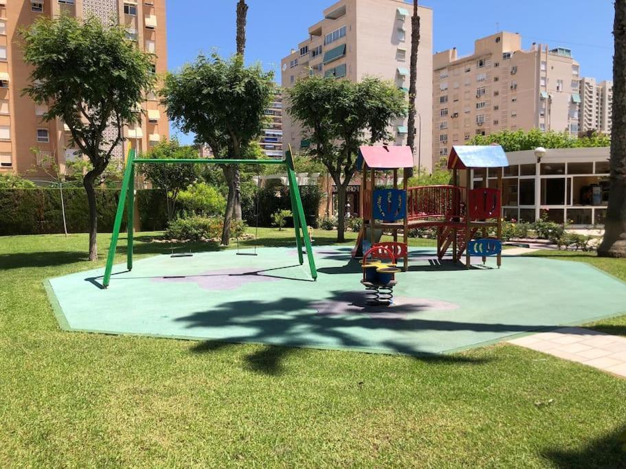 Precioso Apartamento En Urbanizacion Junto Al Mar. Alicante Bagian luar foto