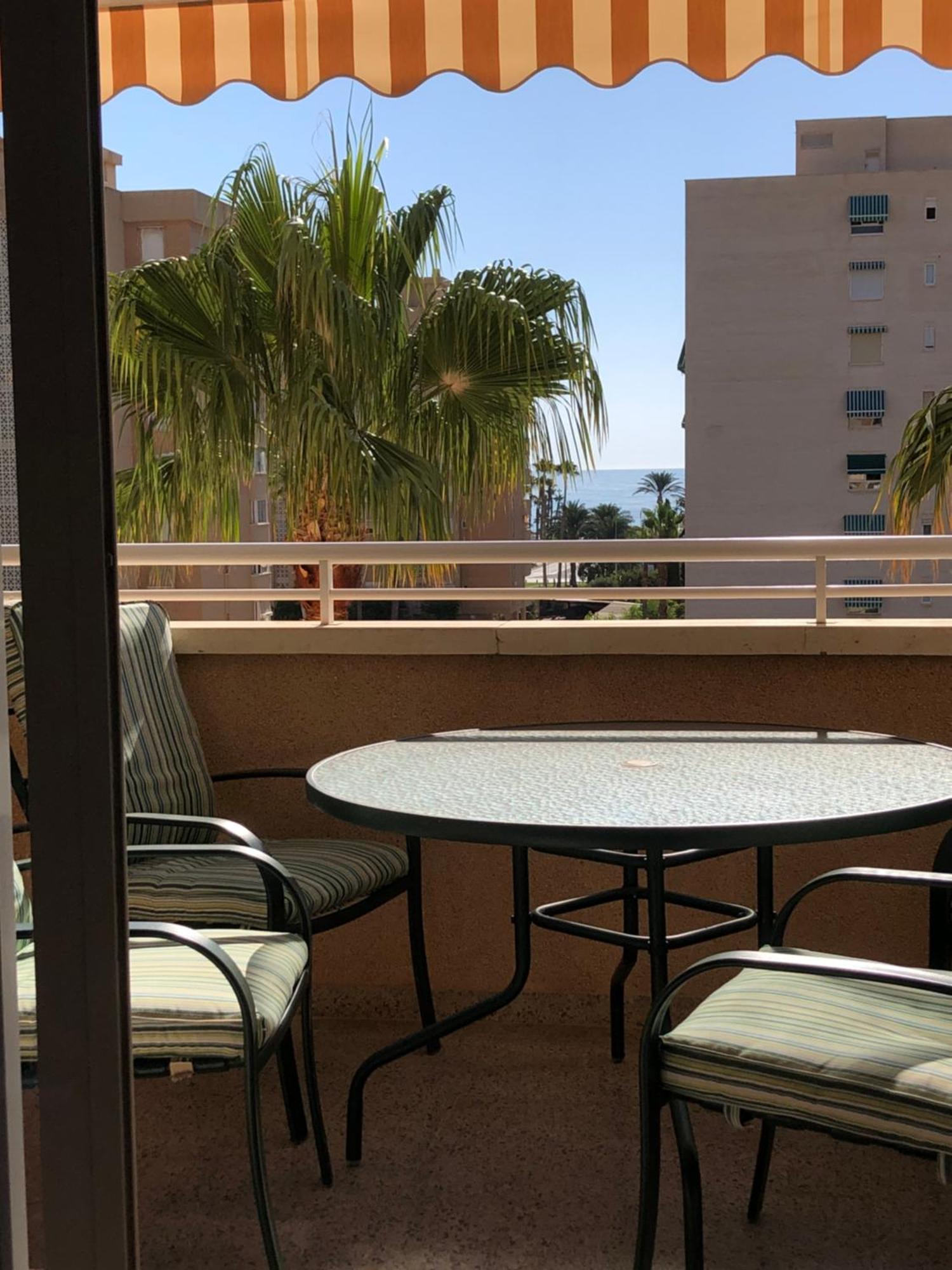 Precioso Apartamento En Urbanizacion Junto Al Mar. Alicante Bagian luar foto