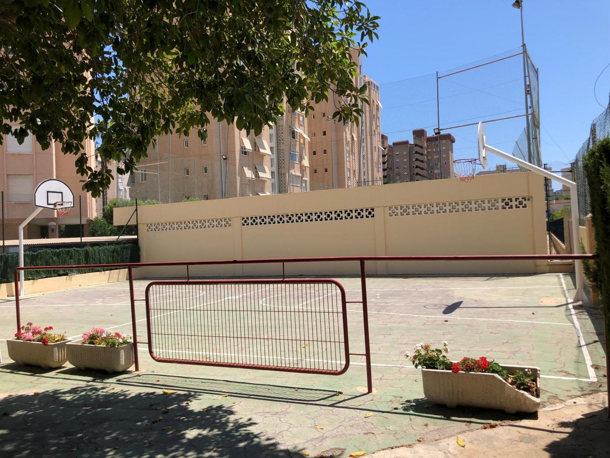 Precioso Apartamento En Urbanizacion Junto Al Mar. Alicante Bagian luar foto